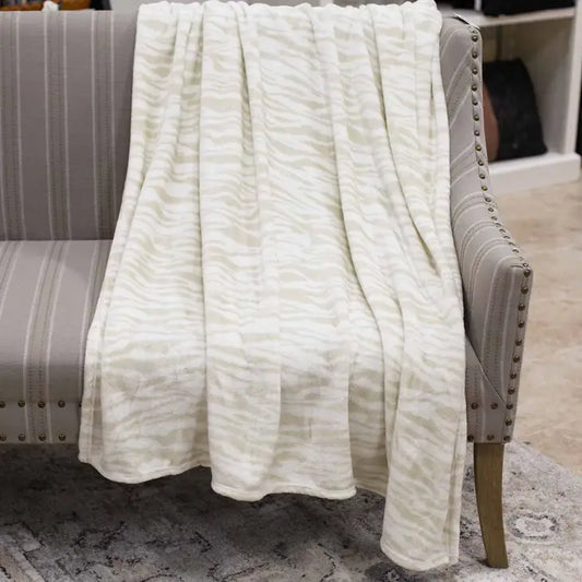 Luxurious Tiger Stripe Throw